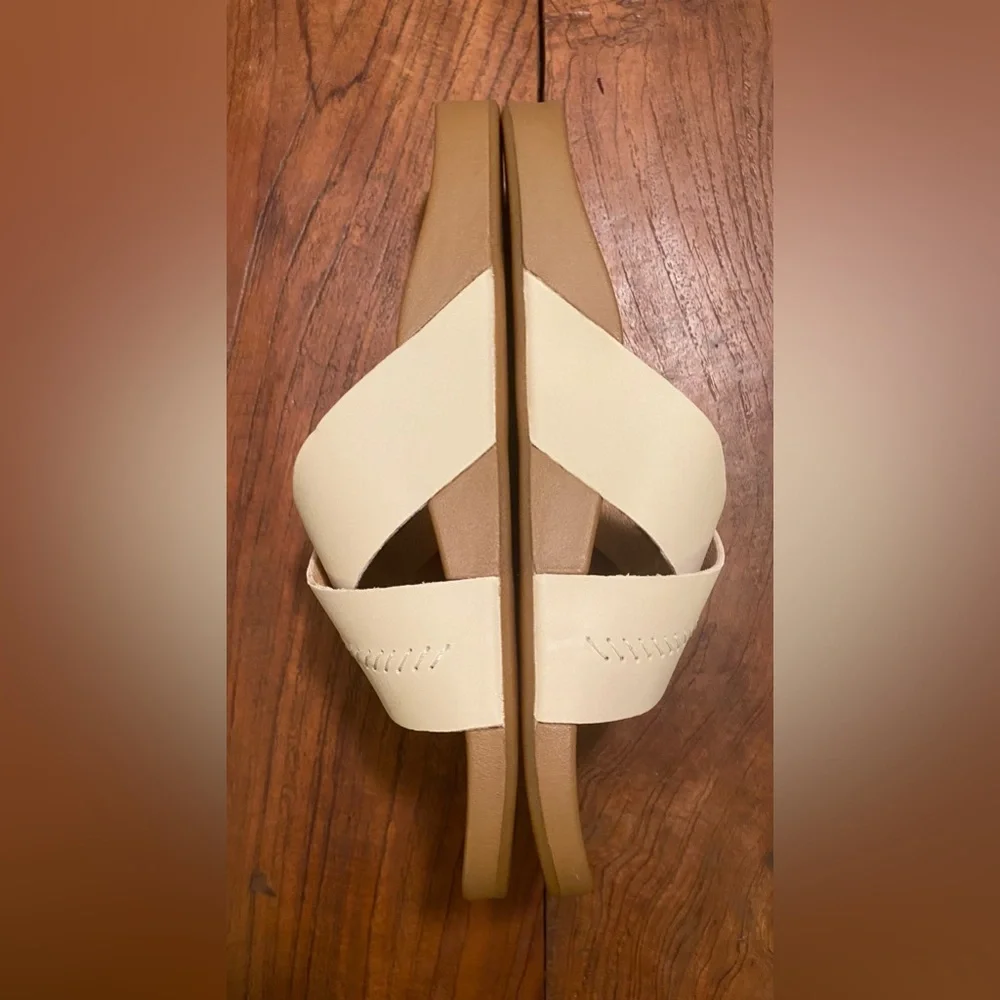 OluKai Kīpe‘a ‘Olu Women’s Leather Slide Sandals Puka Tan Size 8 - Picture 3 of 8